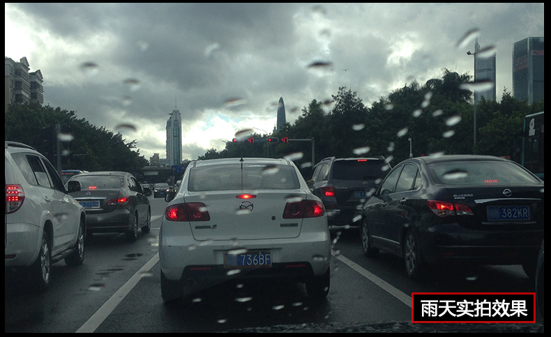 小霸王無(wú)縫循環(huán)錄影功能行車(chē)記錄儀