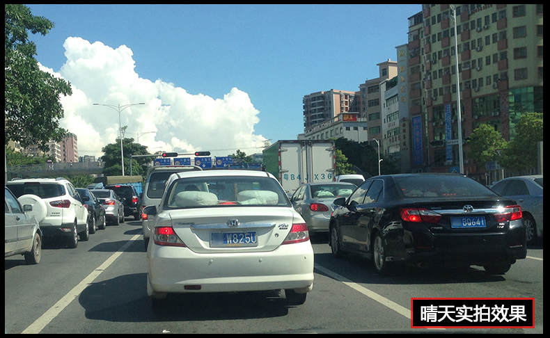 小霸王無(wú)縫循環(huán)錄影功能行車(chē)記錄儀